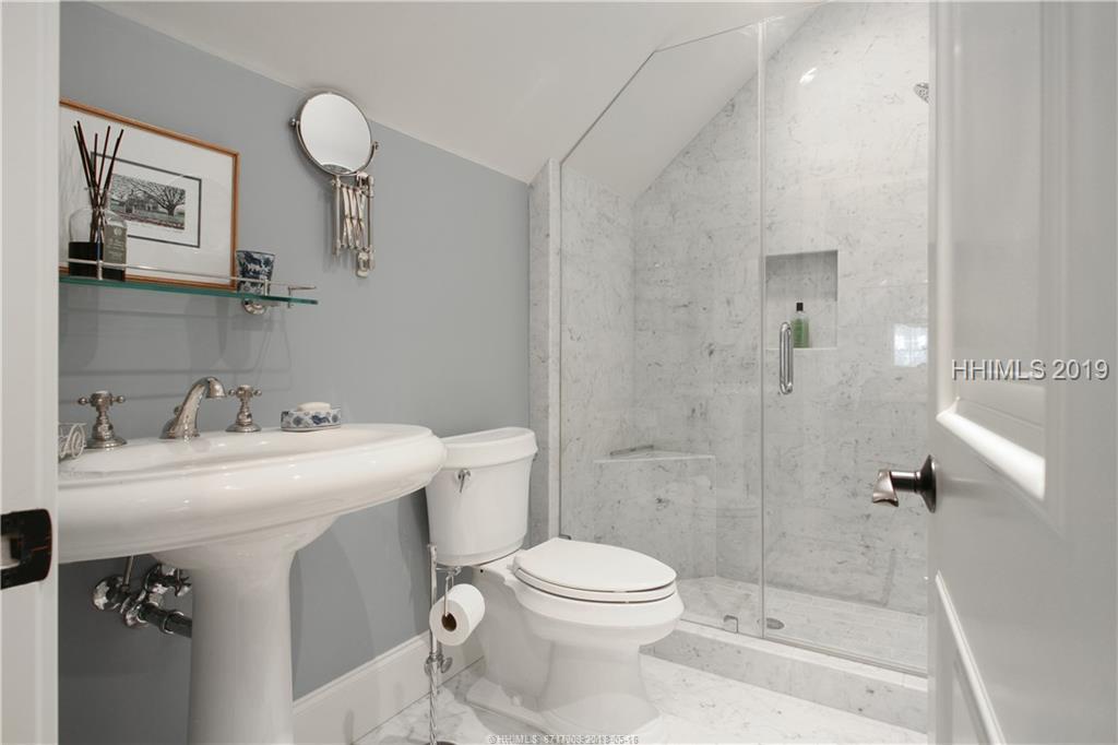 Sold Bluffton, SC 29910 4 Beds / 4 Full Baths / 1 Half Bath 729,000