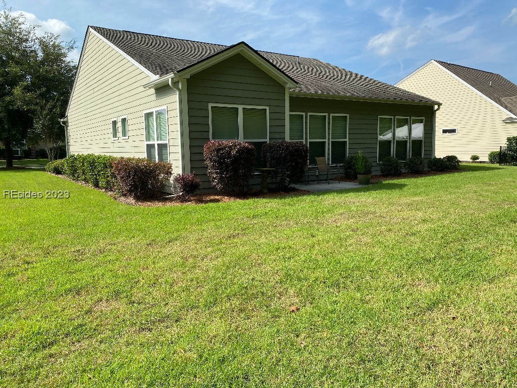For Sale 6 Greatwood Drive, Bluffton, SC 29910 2 Beds / 2 Full Baths