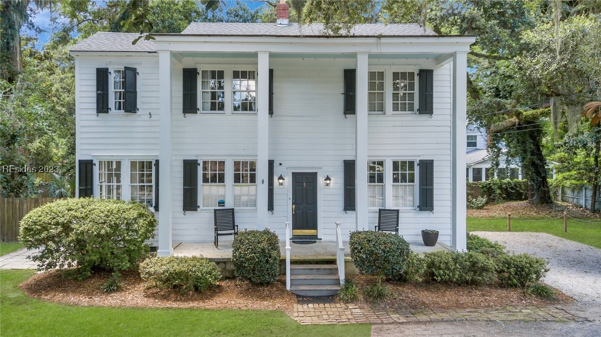 For Sale 810 Ribaut Road, Beaufort, SC 29902 3 Beds / 2 Full Baths