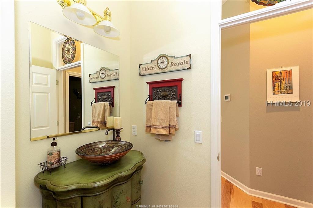 Sold Bluffton, SC 29909 3 Beds / 2 Full Baths / 1 Half Bath 420,000