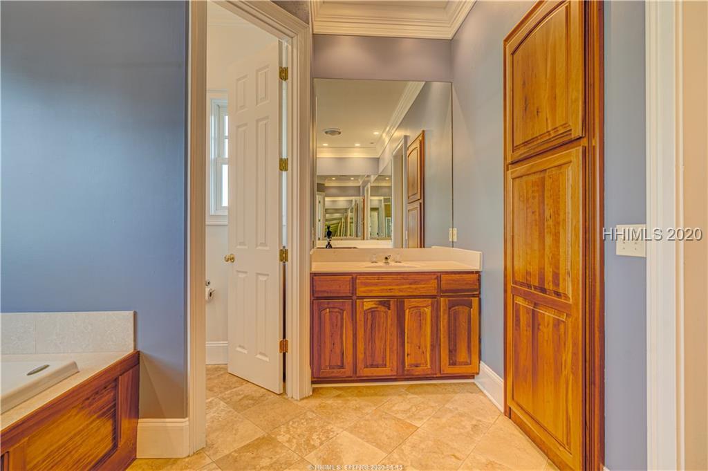 4 Hidden Lake Court, Bluffton, SC 29910