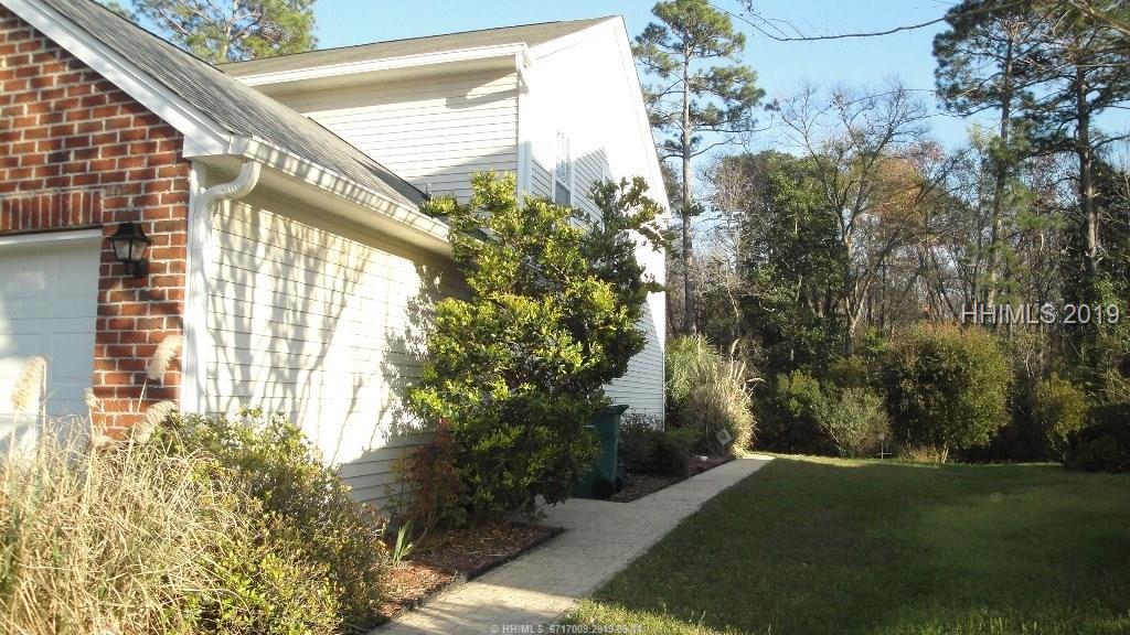 Sold 52 Hidden Lakes Circle, Bluffton, SC 29910 5 Beds / 3 Full